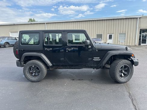 Used 2015 Jeep Wrangler Unlimited Sport image 8