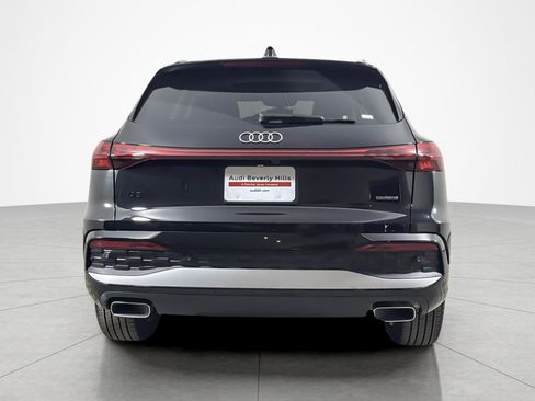 Used 2025 Audi Q5 Premium w/ 19" Wheel Package AWD/4WD image 4