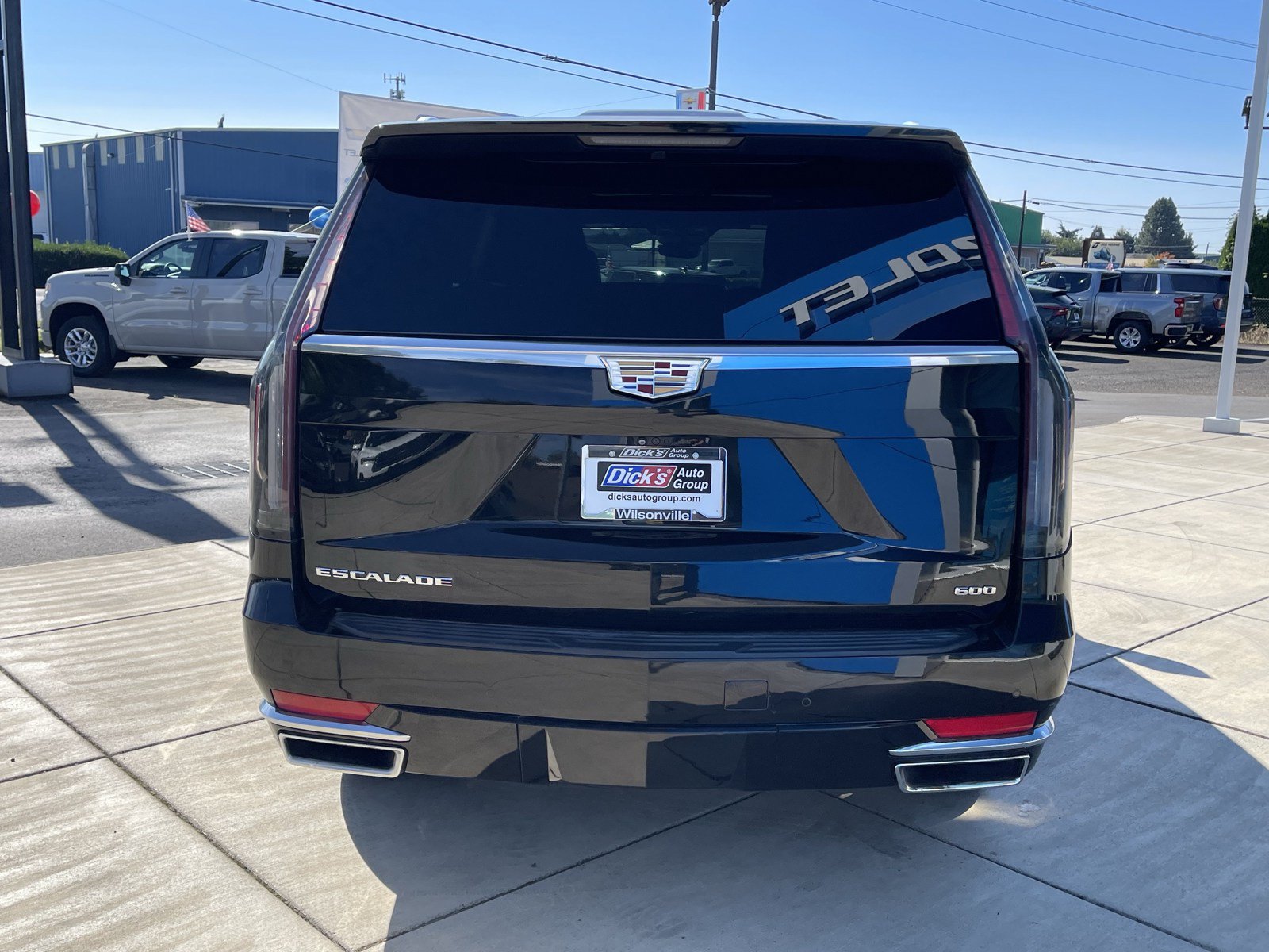 Used 2023 Cadillac Escalade ESV Premium Luxury AWD/4WD image 4