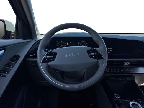 Used 2023 Kia Niro Wind w/ Wind Preserve Package FWD image 12