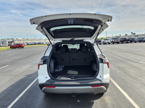 New 2026 Chevrolet Equinox LT w/ LPO, Floor Liner Package AWD/4WD image 7
