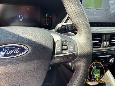 Used 2023 Ford Escape ST-Line w/ Tech Pack #1 FWD image 18