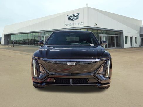 Used 2026 Cadillac Lyriq V w/ LPO, Floor Liner Package AWD/4WD image 2