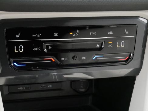 Certified 2024 Volkswagen Tiguan SE R-Line AWD/4WD image 23