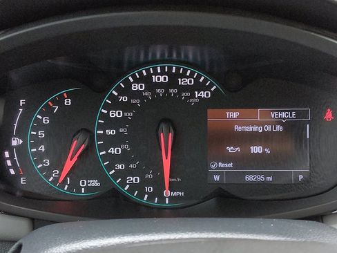 Used 2021 Chevrolet Trax LT w/ Premium Seat Package AWD/4WD image 23