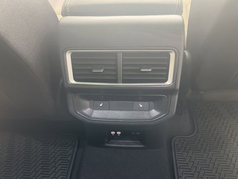 New 2026 Volkswagen Atlas Cross Sport SEL Premium R-Line image 39