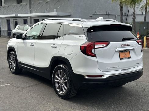 Used 2024 GMC Terrain SLT image 5