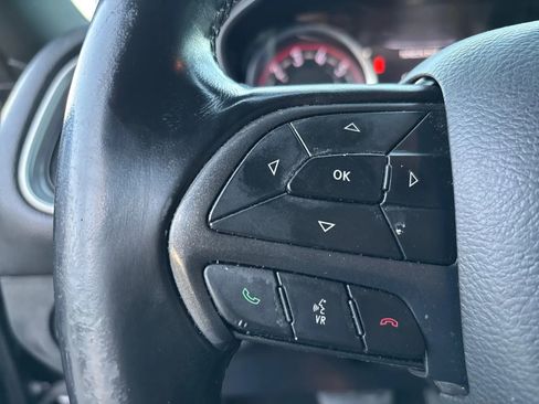 Used 2019 Dodge Challenger SXT image 13