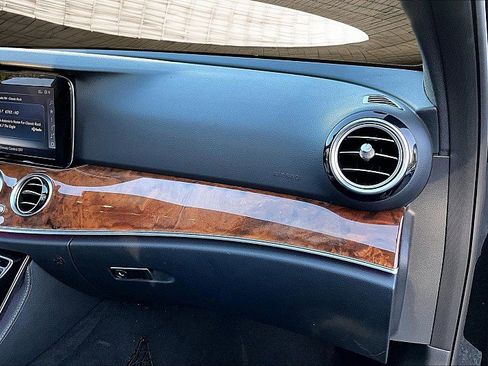 Used 2017 Mercedes-Benz E 300 4d Sedan E300 Luxury image 16