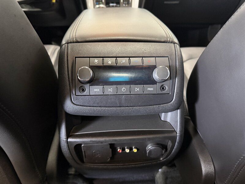 Used 2010 Chevrolet Traverse LT w/ Personal Connectivity Package AWD/4WD image 18