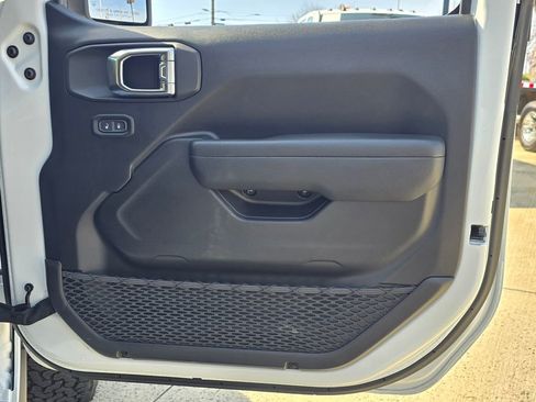 Used 2025 Jeep Wrangler Unlimited Rubicon 4xe w/ Safety Group AWD/4WD image 30