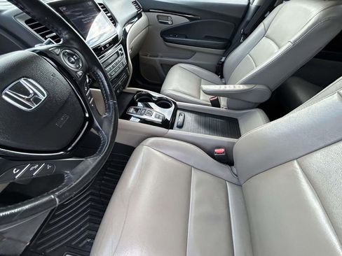 Used 2017 Honda Pilot Touring image 10
