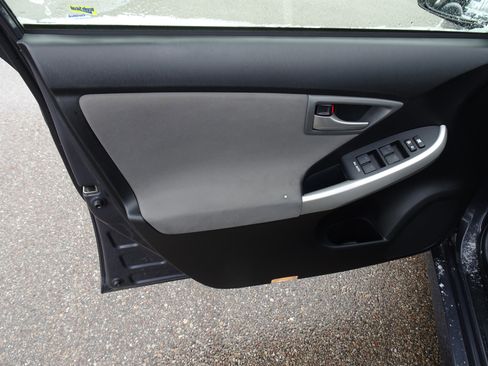 Used 2013 Toyota Prius Two image 13