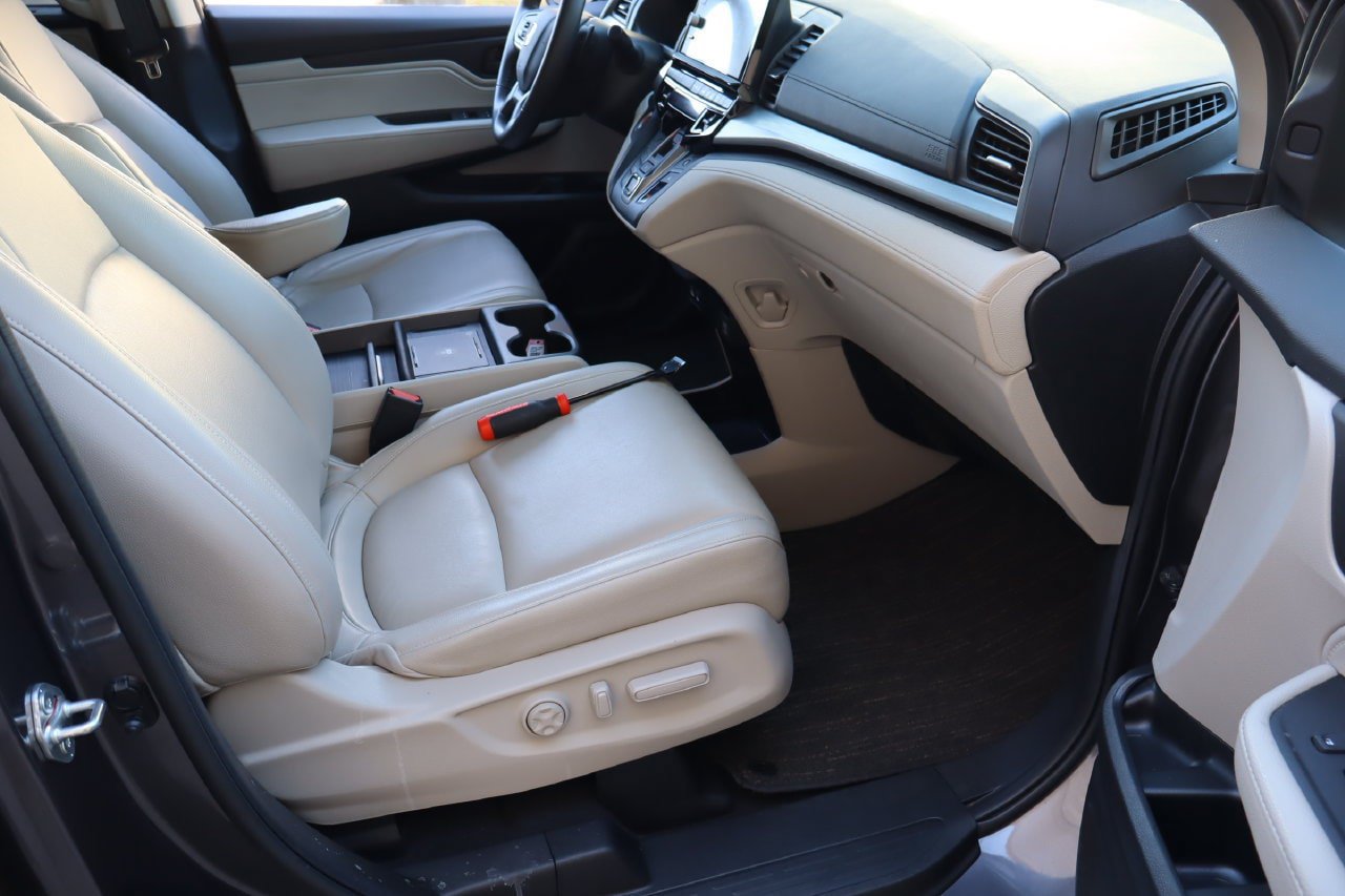 Used 2025 Honda Odyssey EX-L image 17