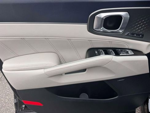 Used 2023 Kia Sorento SX Prestige w/ Panoramic Sunroof Package image 15