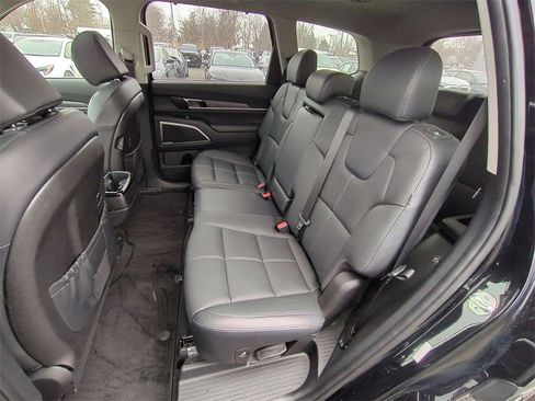 Used 2023 Kia Telluride EX image 21