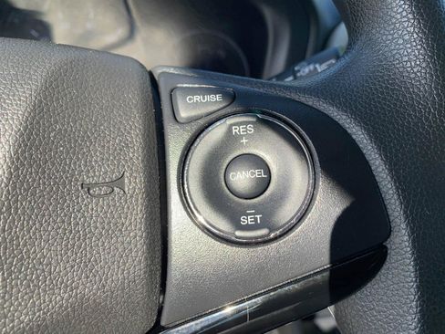 Used 2021 Honda HR-V LX image 16