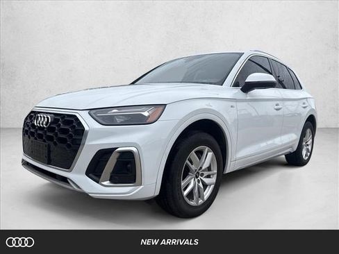 Used 2023 Audi Q5 2.0T Premium w/ Convenience Package image 1