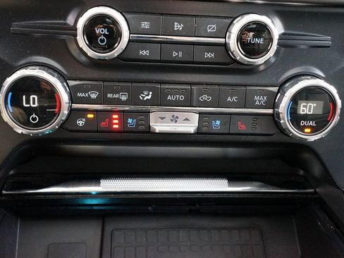 Used 2021 Ford F150 Platinum w/ Equipment Group 701A High AWD/4WD image 29