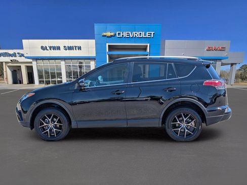 Used 2018 Toyota RAV4 SE w/ Power Extra Value Package FWD image 13