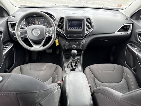 Used 2019 Jeep Cherokee Latitude w/ Popular Appearance Group image 14