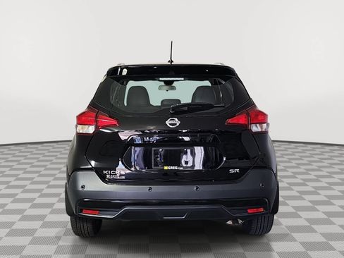 Used 2020 Nissan Kicks SR w/ SR Premium Package FWD image 7
