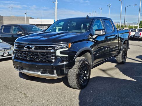 Used 2026 Chevrolet Silverado 1500 ZR2 w/ Dark Appearance Package AWD/4WD image 8