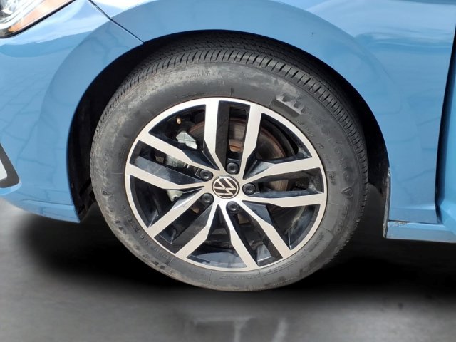 Used 2025 Volkswagen Jetta SE FWD image 16
