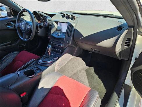 Used 2018 Nissan 370Z NISMO image 18