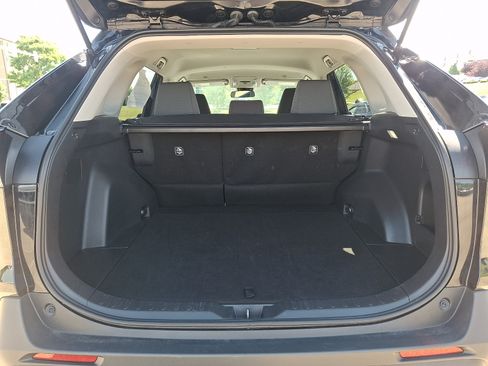 Used 2025 Toyota RAV4 XLE AWD/4WD image 28