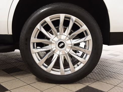 Used 2023 Cadillac Escalade Premium Luxury AWD/4WD image 28