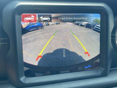 Used 2023 Jeep Wrangler Unlimited Sahara w/ Cold Weather Group AWD/4WD image 32
