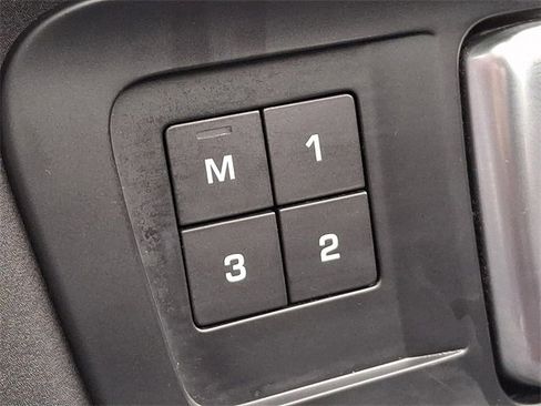 Used 2017 Land Rover Discovery Sport HSE image 28