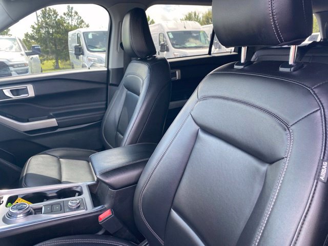 Used 2023 Ford Explorer XLT w/ Equipment Group 202A AWD/4WD image 14