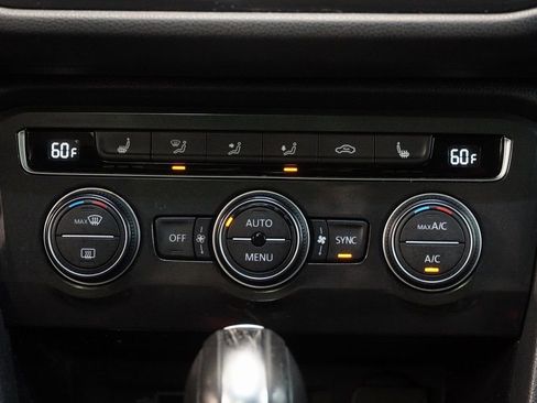 Used 2019 Volkswagen Tiguan S image 21