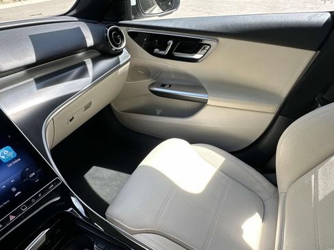 Used 2025 Mercedes-Benz C 300 4MATIC Sedan image 28
