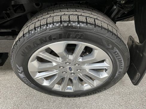 Used 2023 Ford F150 Limited image 12