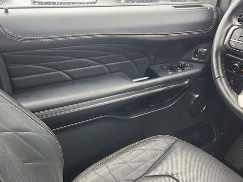 Certified 2023 Ford Expedition Platinum AWD/4WD image 11