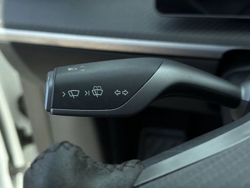 Used 2022 Tesla Model Y Long Range image 29