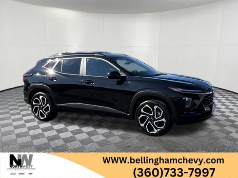 Used 2026 Chevrolet Trax RS FWD image 1