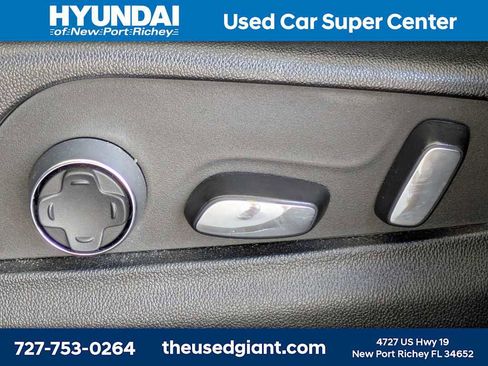 Used 2024 Cadillac XT4 Premium Luxury FWD image 23