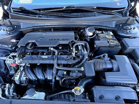 Used 2021 Hyundai Elantra SEL w/ Convenience Package image 9