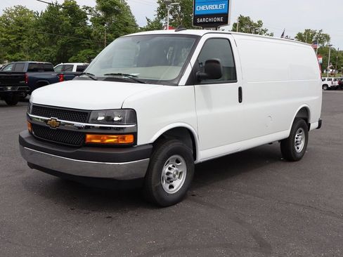 New 2025 Chevrolet Express 3500 Work Van w/ Chrome Appearance Package image 20