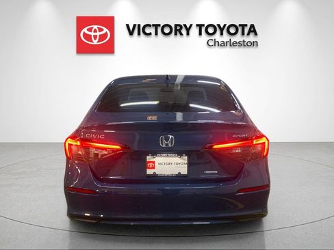 Used 2025 Honda Civic Sport image 4