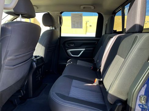 Used 2021 Nissan Titan SV w/ SV Convenience Package image 22