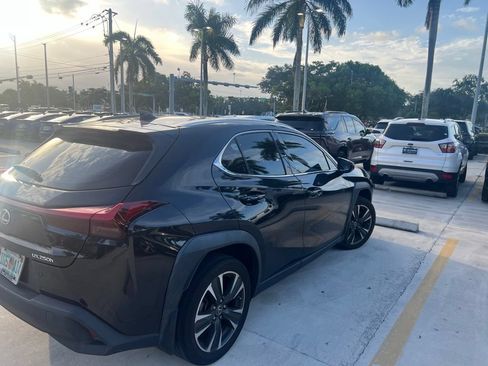 Certified 2024 Lexus UX 250h FWD image 11