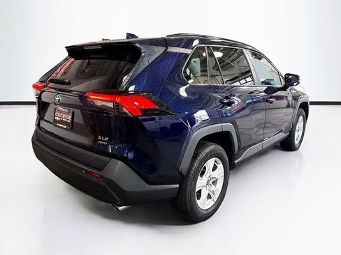Used 2021 Toyota RAV4 XLE image 6