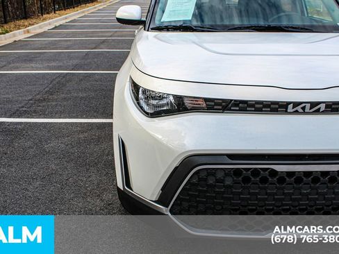 Used 2025 Kia Soul LX image 11