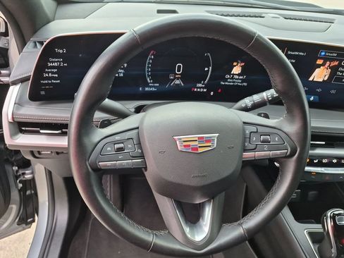 Used 2025 Cadillac XT4 Premium Luxury FWD image 14