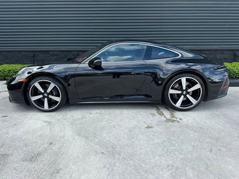 Certified 2025 Porsche 911 Carrera RWD image 2